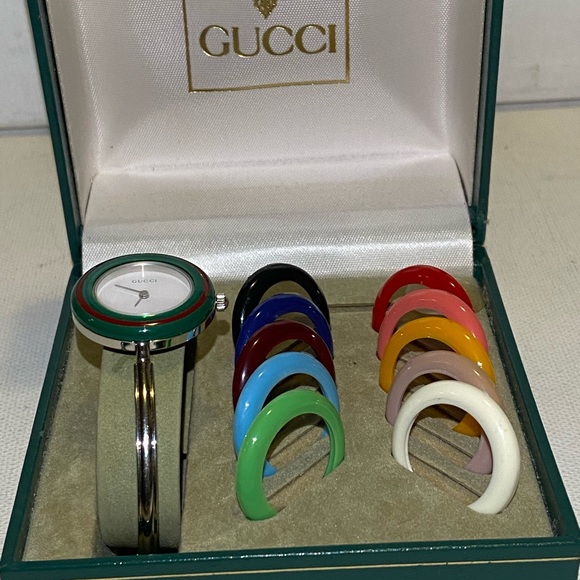 AUTHENTIC GUCCI CHANGE BEZEL 11/12 COLOUR SLIVER BRACELET QUARTZ WATCH WRIST 6.5 - Picture 1 of 6